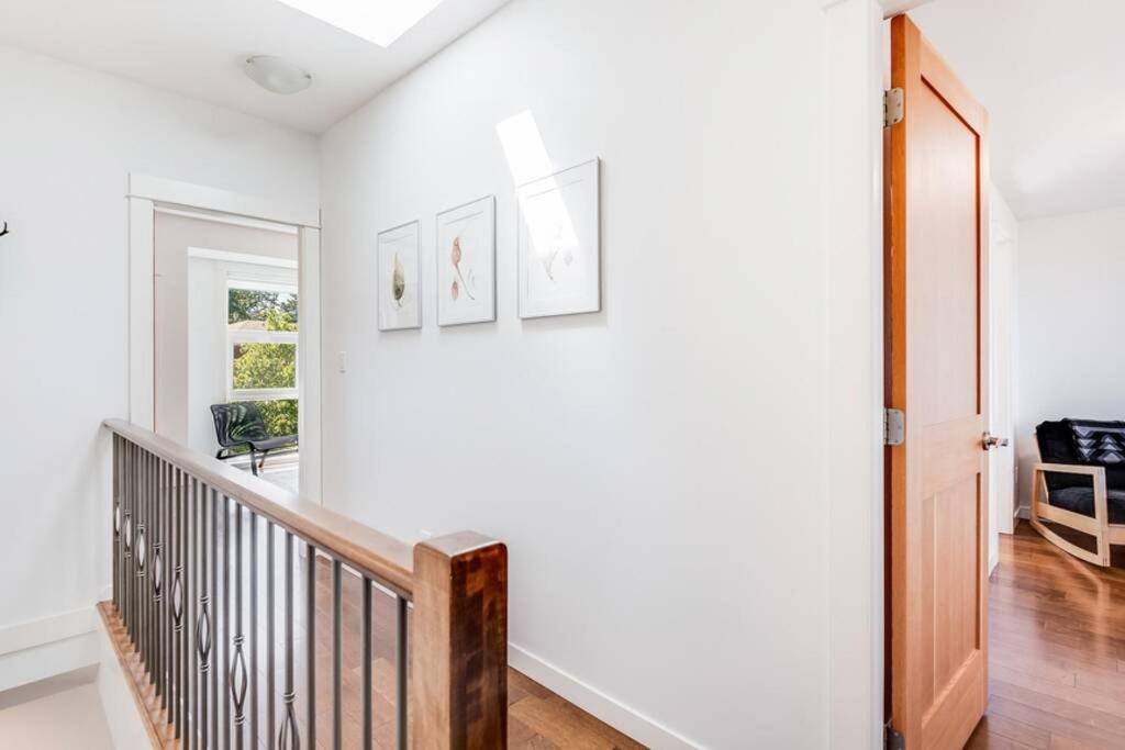 Cedar Hill Sunlit Stay - Bright Spacious & Modern Victoria Luaran gambar