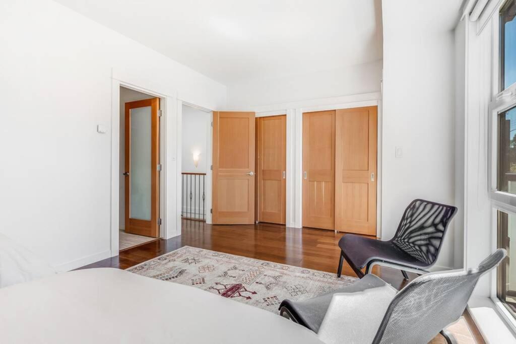 Cedar Hill Sunlit Stay - Bright Spacious & Modern Victoria Luaran gambar