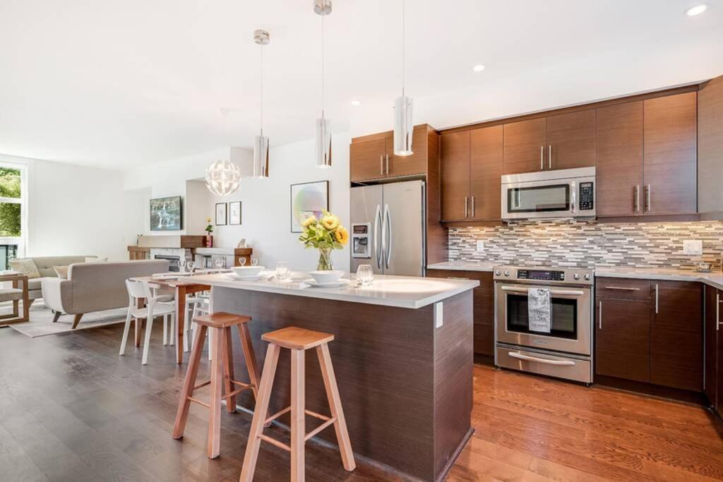 Cedar Hill Sunlit Stay - Bright Spacious & Modern Victoria Luaran gambar